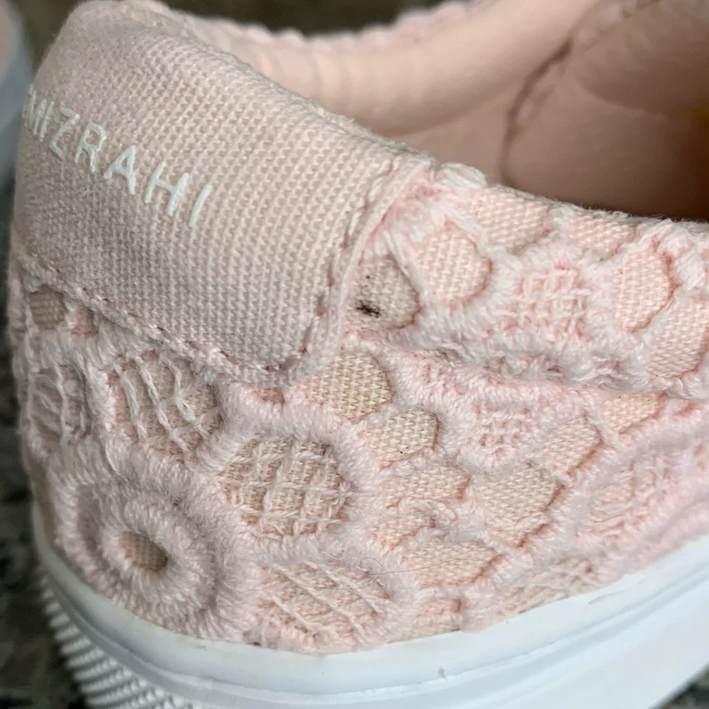 Isaac Mizrahi Imjina Pink Eyelet Sneakers Size 6.5